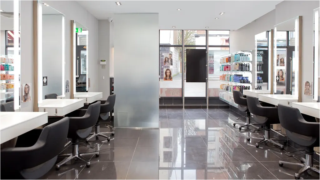 Headmasters Crystal Palace — Hairdresser in London